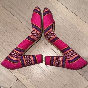 J Crew Etta Pink Pattern Pump | 10 Preowned. Vibrant fabric pattern